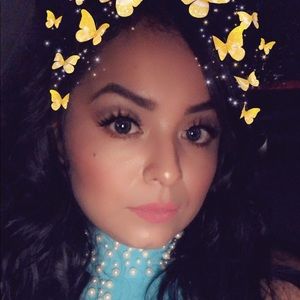 Meet your Posher, Denise